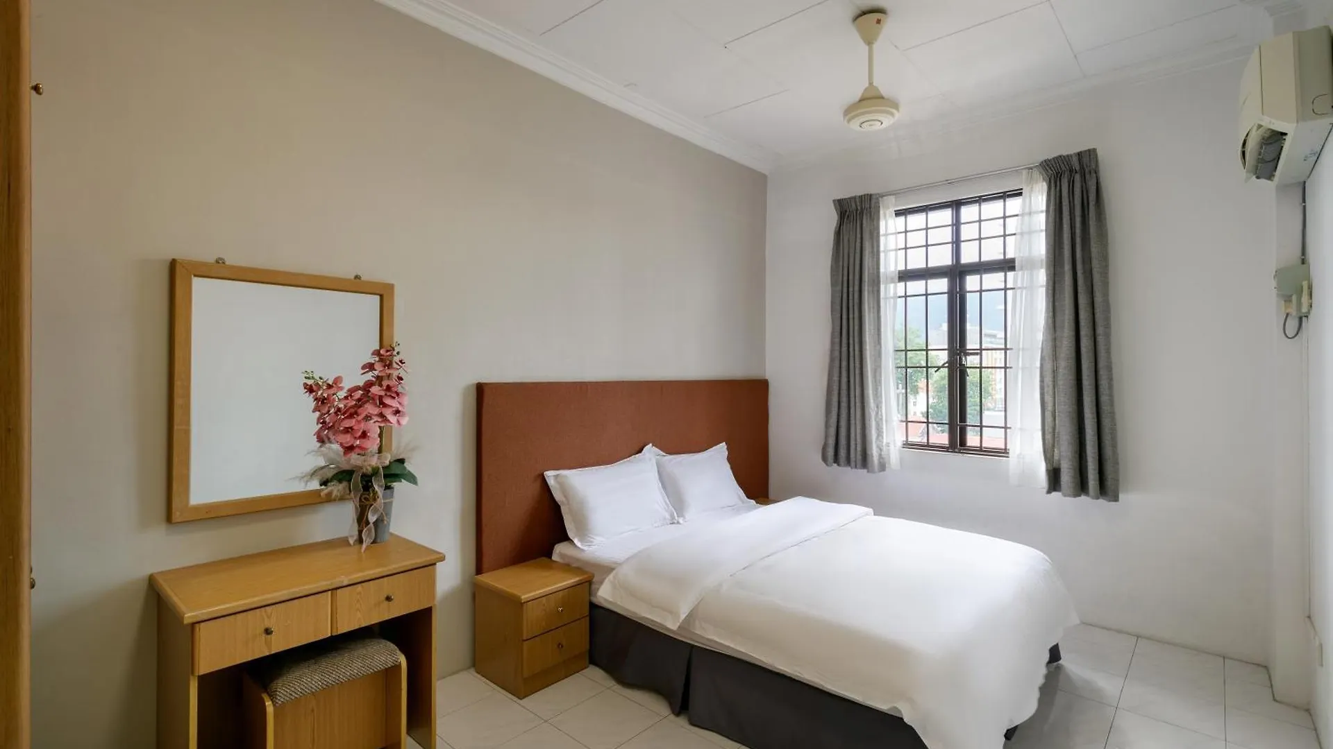 3-Bedroom Stay At Macalister Road & Georgetown, Noble Villa Penang 조지타운