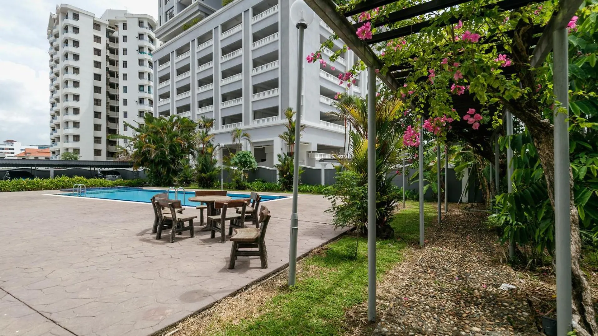 3-Bedroom Stay At Macalister Road & Georgetown, Noble Villa Penang