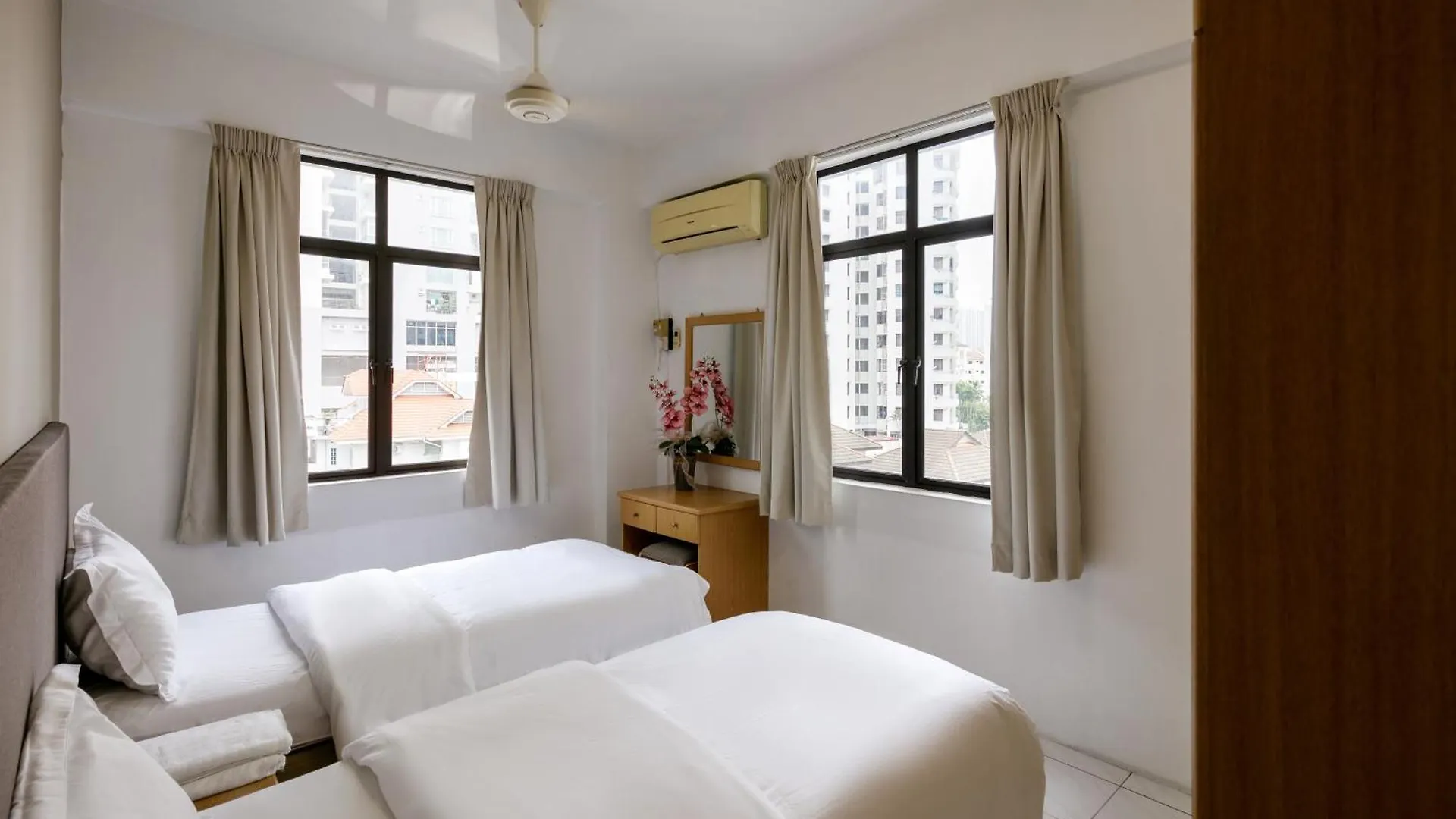 3-Bedroom Stay At Macalister Road & Georgetown, Noble Villa Penang 아파트 조지타운
